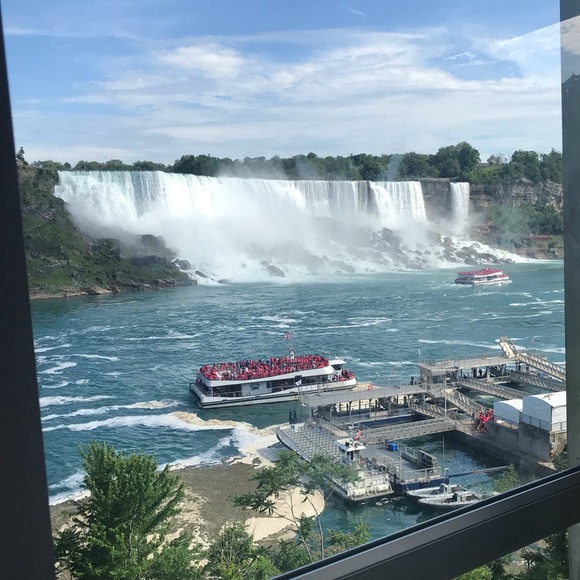 Meet your Posher, Gabriella - Picture 1 of 1